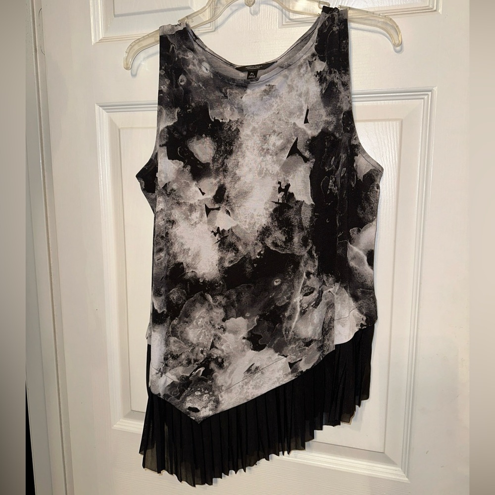 Simply Vera Wang Women's PL Black and White Sleeveless Tank Black Pleat Band